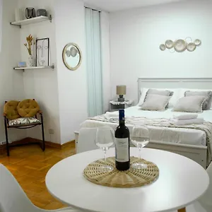  Apartment Shabby Studio- Ai Fori Imperiali Italy