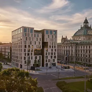 Koenigshof, A Luxury Collection Hotel, Otel